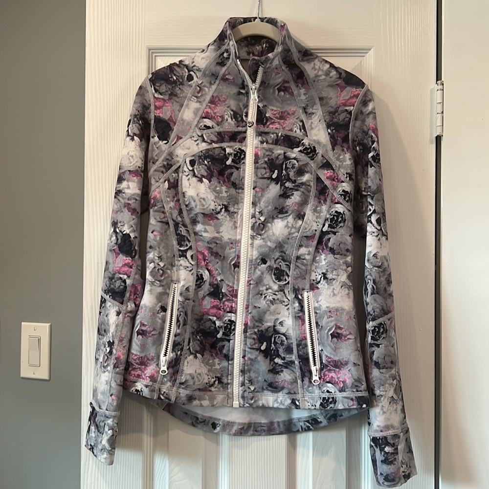 LuluLemon Define Luon jacket, Size 8 unique floral design